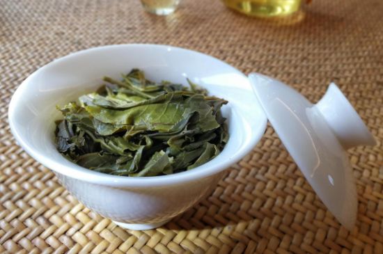 干吃茶葉致癌嗎，長期吃干茶葉的危害