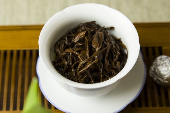 干吃茶葉致癌嗎，長期吃干茶葉的危害
