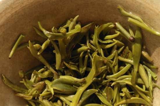 干吃茶葉致癌嗎，長期吃干茶葉的危害