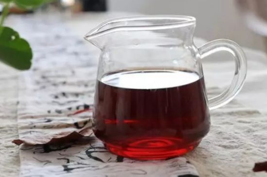 黑茶調(diào)理婦科病，女人喝黑茶好處太多了！