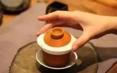 三才蓋碗的正確拿法，三才蓋碗抓碗法圖解