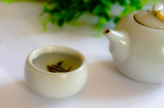 綠茶碧螺春怎么泡簡(jiǎn)易步驟，沖泡碧螺春的十二步驟口訣