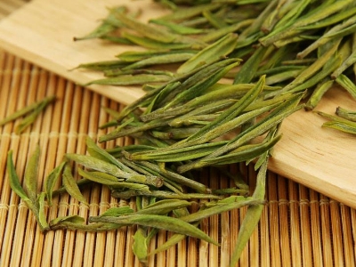 安吉白茶的功效與作用，簡單概括安吉<a href=http://m.junsn.com/fenlei/baicha/ target=_blank class=infotextkey>白茶功效</a>