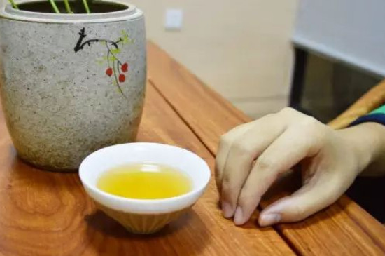 女人喝茶要行扣茶禮嗎，叩茶禮女士能用嗎？