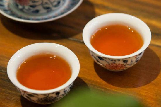 紅茶加蜂蜜的危害，蜂蜜泡茶葉的副作用