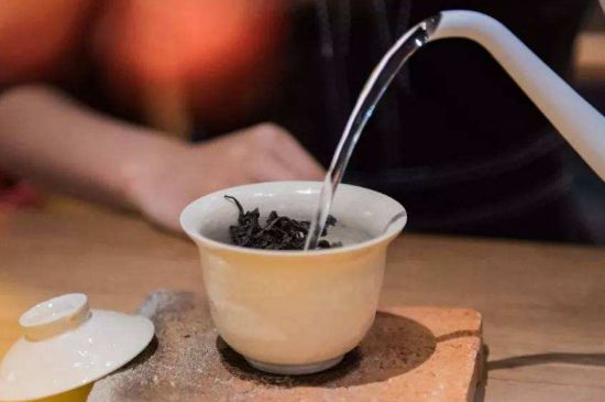 牛欄坑肉桂需不需要洗茶，武夷巖茶肉桂需要洗茶嗎？