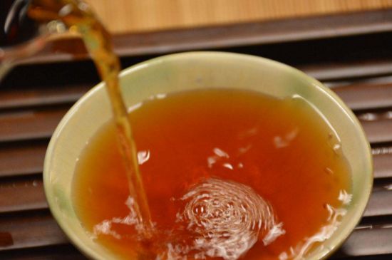 老茶浸蜜有什么功效，茶葉浸蜂蜜治咳嗽