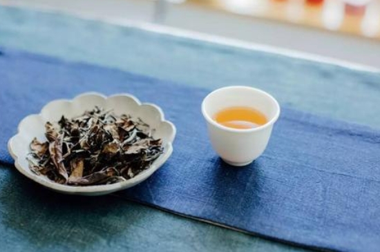 福鼎白茶能長時間悶泡嗎，老白茶可以悶著喝嗎？
