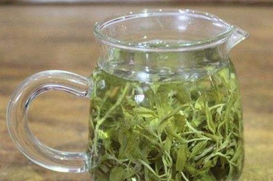 怎樣辨別莓茶發(fā)霉了，莓茶發(fā)霉和白霜的區(qū)別