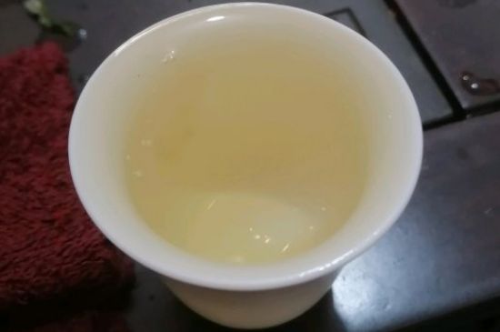 春茶上市白茶的好壞怎么區(qū)分，春白茶怎么分辨好不好？