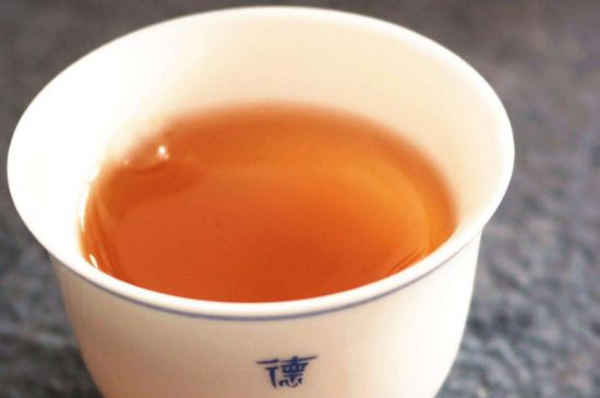 老茶和新茶哪個好，老茶好喝還是新茶好喝