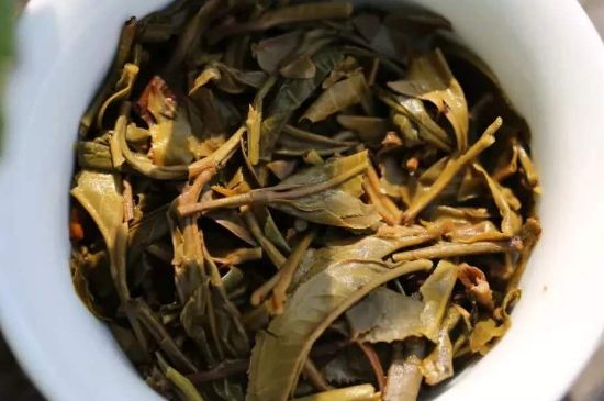 什么茶葉容易放香精，香精茶有什么危害？