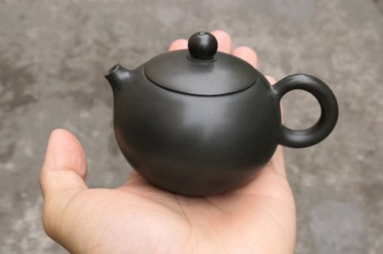 泡茶用坭興陶和紫砂壺哪個好，紫砂壺比坭興陶壺好嗎？