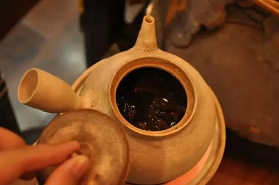 陶壺煮水的危害，粗陶壺燒水有毒嗎？