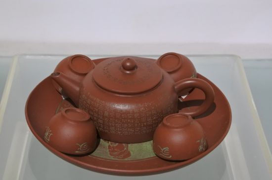 正宗紫砂壺多少錢一套，一套正宗<a href=http://m.junsn.com/chaju/zisha/ target=_blank class=infotextkey>宜興紫砂壺</a>什么價格