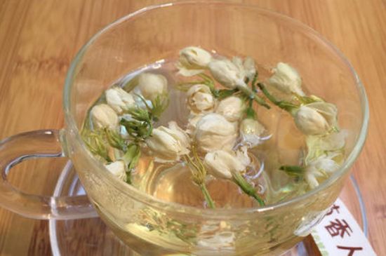 茉莉泡水禁忌，茉莉干花泡水的功效與禁忌