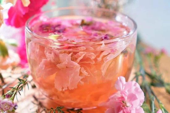 玫瑰花的最佳搭配，喝玫瑰花茶搭配什么喝好？