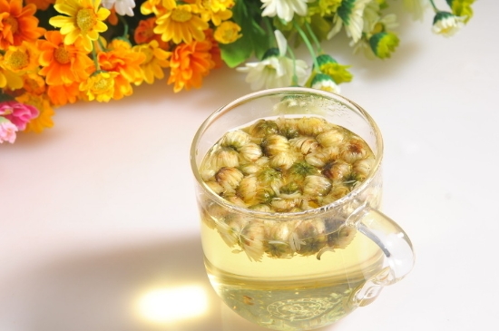 喝菊花茶有什么效果，女人長期喝菊花茶好嗎？