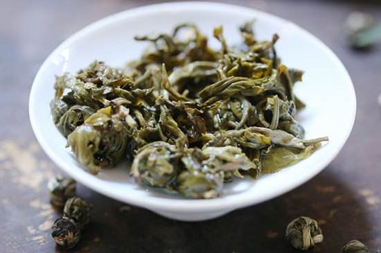 茉莉龍珠泡開后為什么都是梗，茉莉龍珠泡開后什么樣？