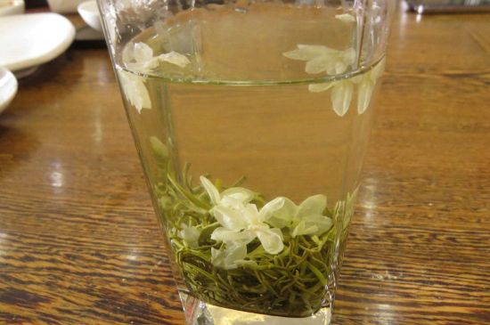 茉莉龍珠可以和什么一起泡茶，茉莉龍珠茶能加蜂蜜嗎？