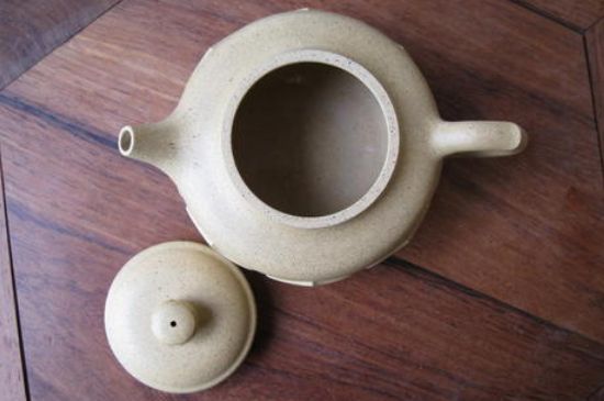 本山綠泥怎么分辨真假，真正的本山綠泥紫砂壺怎么鑒別？