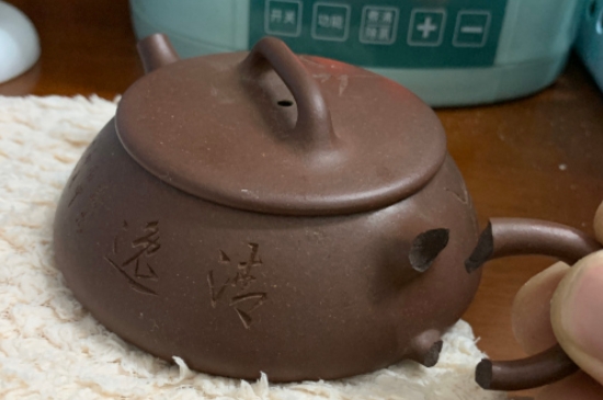 新買的紫砂壺為什么會裂，真的紫砂壺是不是很容易開裂？