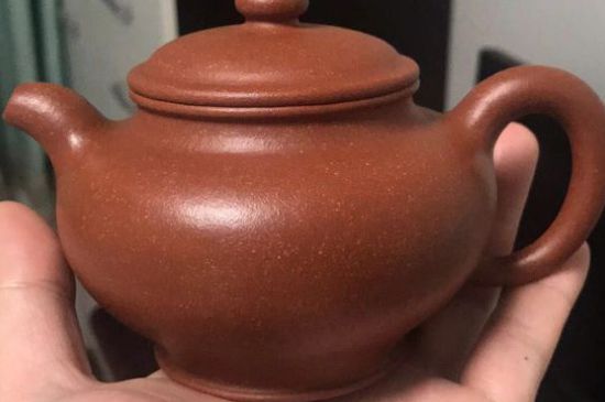 正宗紫砂壺多少錢一套，一套正宗宜興紫砂壺什么價格