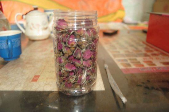 玫瑰花茶上火嗎，盲目喝玫瑰花茶易上火