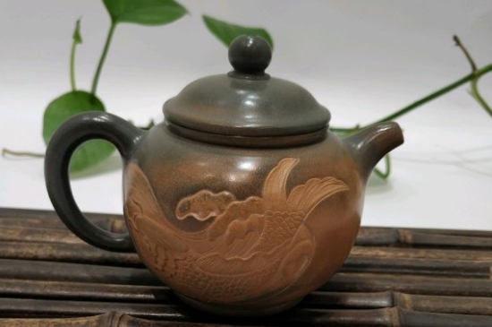 泡茶用坭興陶和紫砂壺哪個好，紫砂壺比坭興陶壺好嗎？