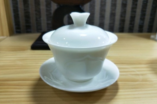 常見的七大材質(zhì)的茶具優(yōu)缺點，用什么材質(zhì)的茶具泡茶最好？