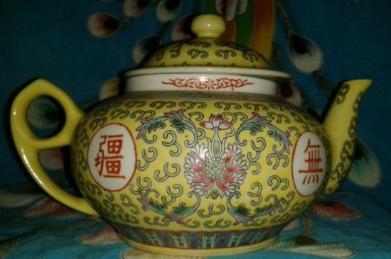瓷壺適合泡什么茶，瓷器茶具喝什么茶好