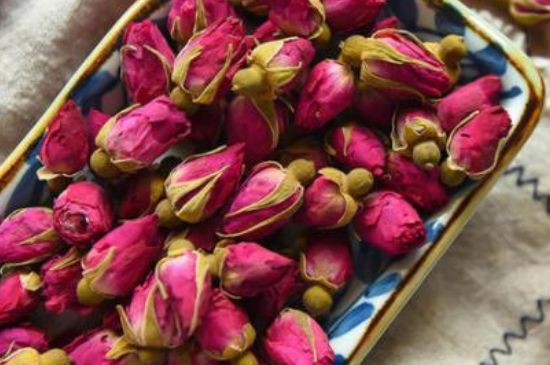 干玫瑰花泡水放幾顆，玫瑰花泡水一次放幾朵？