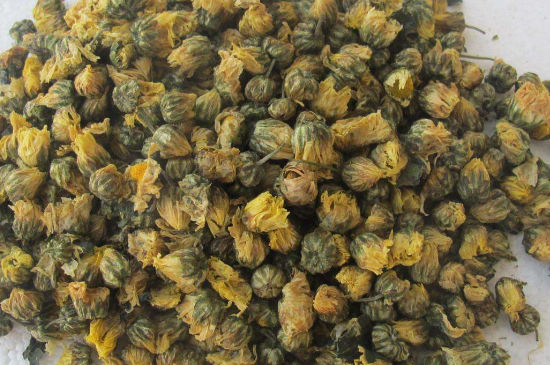 菊花茶大朵小朵有什么區(qū)別，菊花喝大朵還是小朵？