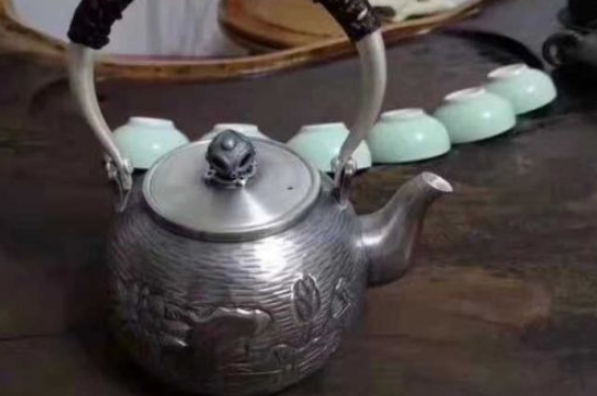 常見的七大材質(zhì)的茶具優(yōu)缺點，用什么材質(zhì)的茶具泡茶最好？