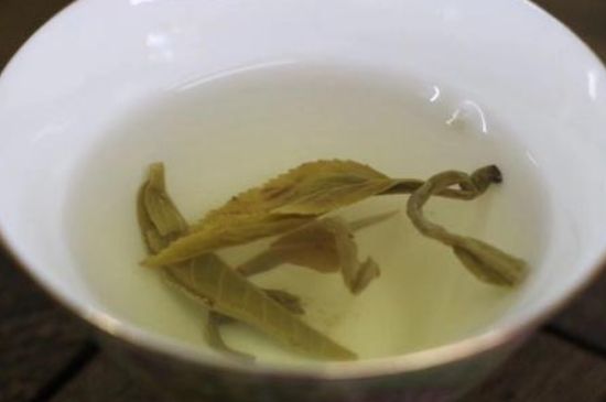 茉莉龍珠泡開后為什么都是梗，茉莉龍珠泡開后什么樣？