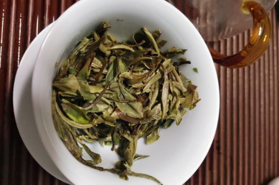 7年壽眉和2年白牡丹哪個(gè)好，老白茶壽眉與白牡丹的口感區(qū)別