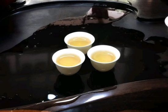 蜜蘭香好還是鴨屎香好，鳳凰單叢茶蜜蘭香和鴨屎香特點(diǎn)有哪些？