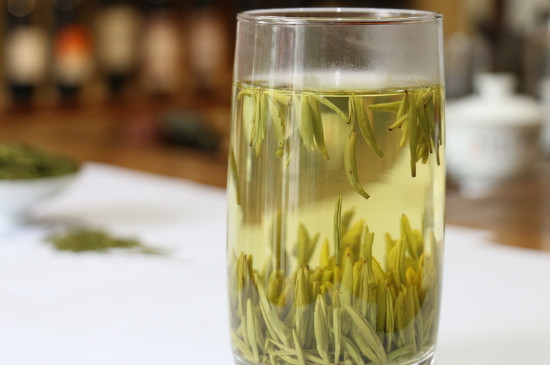 竹葉青茶泡不立起來怎么回事，竹葉青茶怎么泡立起來