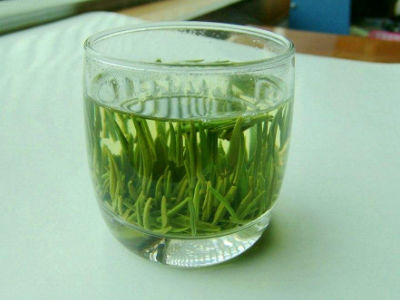 竹葉青茶怎么樣，檔次較高味道略苦價格比較貴