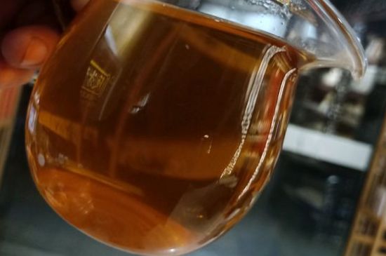一天什么時(shí)候喝黑茶最好，喝黑茶一天最佳時(shí)間和季節(jié)