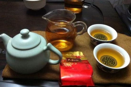 肉桂茶和大紅袍哪個貴，武夷山肉桂與大紅袍的價格比較