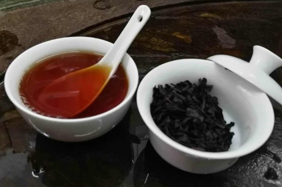 肉桂茶和大紅袍哪個貴，武夷山肉桂與大紅袍的價格比較