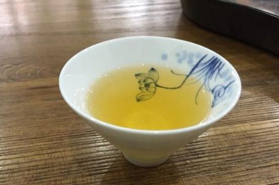 鴨屎香單叢雪片茶的特點(diǎn)，鳳凰雪片茶有什么特點(diǎn)？