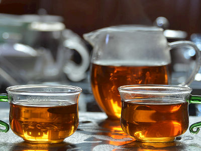 紅茶和綠茶的區(qū)別，常喝紅茶好還是綠茶好？