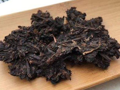 黑茶的功效與作用，長(zhǎng)期喝黑茶有什么功效？