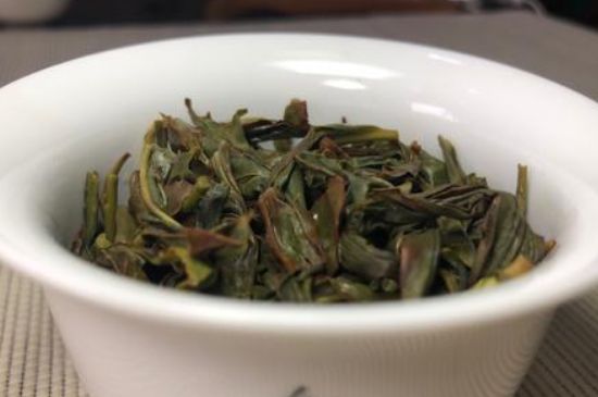 蜜蘭香和鴨屎香區(qū)別，鳳凰單樅鴨屎香vs蜜蘭香圖片對比