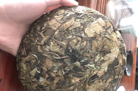 7年壽眉和2年白牡丹哪個(gè)好，老白茶壽眉與白牡丹的口感區(qū)別