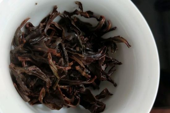 正山小種喝起來(lái)苦澀有點(diǎn)酸對(duì)嗎，正山小種發(fā)酸有害嗎
