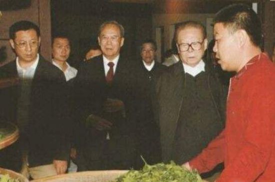 母樹大紅袍給誰喝了，為什么母樹大紅袍叫三棵六株？
