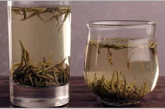 西湖龍井茶毫和發(fā)霉區(qū)別圖片，長霉的龍井茶葉會是什么樣？